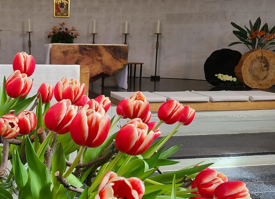 Allons dans la joie de Pâques - choeur de l'église des moines de Wavreumont